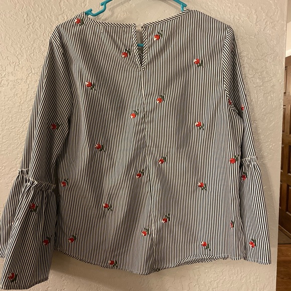 striped blouse with embroidered rose details - Picture 3 of 3